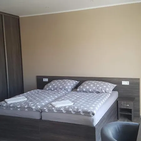 Centrum בית הארחה 3*
